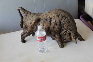 lot 363 image: bull sculpture water bottle in picture for size has been fixed see pictures