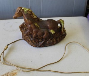 lot 381 image: vintage ceramic TV lamp depicting a horse
