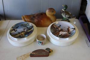 lot 403 image: Duck decor