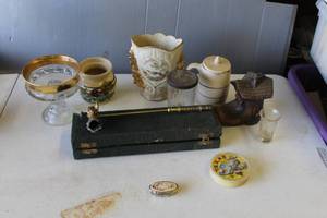 lot 408 image: Collection of vintage items see pictures for details
