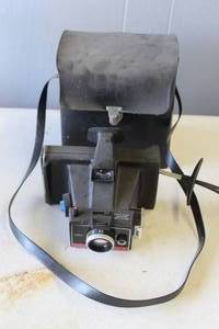 lot 426 image: vintage Polaroid Colorpack IV Land Camera.