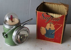 lot 490 image: vintage Saflite Sr. railroad-style lantern, often referred to as a signal lantern