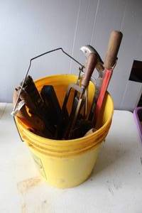 lot 492 image: Bucket full of tools see pictures for details