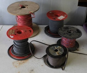 lot 506 image: electrical wire  and nylon utility rope. And more see pictures for details