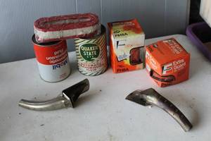lot 462 image: vintage collectible automotive items see pictures for details
