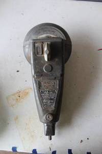 lot 464 image: vintage Duncan parking meter top