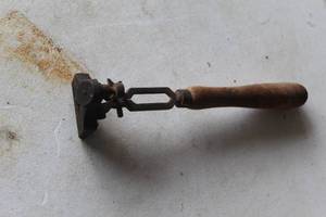 lot 520 image: vintage Stanley No. 82 cabinet scraper, a woodworking tool used for smoothing surfaces
