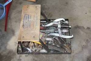 lot 537 image: Rolling Creeper GarageShop Seat with all tools