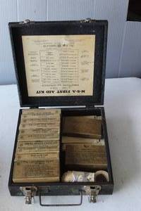 lot 570 image: vintage MSA (Mine Safety Appliances Company) first aid kit