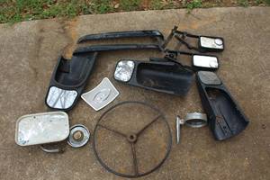 lot 595 image: collection of car parts