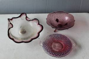 lot 597 image: Nubium centerpiece bowl made of amethyst Murano glass and crystal by the brand Your Murano. And Fenton Glass Silvertone Amethyst 3-Footed Bowl and more see pictures for details