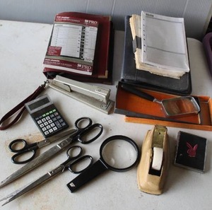lot 612 image: collection of assorted office supplies