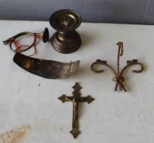 lot 630 image: collection of vintage religious and decorative metal items like solid brass handcrafted in Korea cross and much more see pictures cross