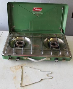 lot 644 image: vintage Coleman propane camp stove