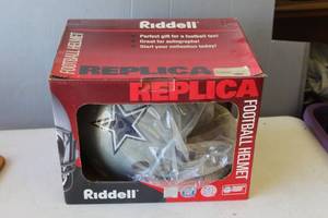 lot 824 image: Riddell Dallas Cowboys replica football helmet