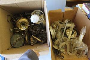 lot 842 image: Chandelier parts