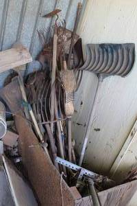 lot 853 image: Yard tools must take all
