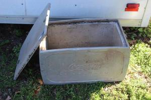 lot 873 image: aluminum Coca-Cola chest cooler