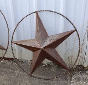 lot 242 image: 33 decorative metal 3D star