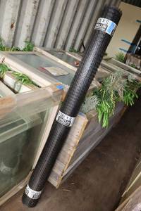 lot 148 image: Roll of black netting 5x100