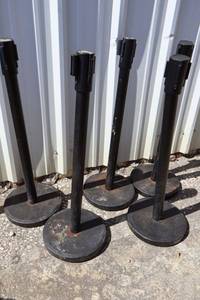 lot 253 image: Five Retractable belt stanchion posts
