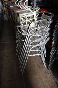 lot 170 image: Silver metal stackable chairs - 5 total