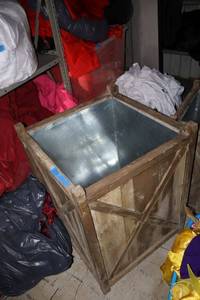 lot 89 image: Rustic style wooden planter box - 24x24x32