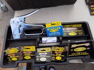 lot 177 image: STAPLE GUN WITH VARIOUS STAPLES AND NAILS