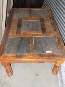 lot 3 image: VERY NICE COFFEE TABLE