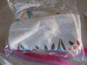 lot 193 image: TABLECLOTH, NAPKIN, BELT