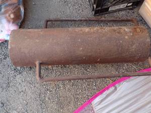 lot 93 image: PIER DRIVER  ( THINK T POST DRIVER BUT ON STEROIDS )  OPENING APPROX 8 DIA