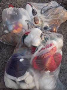 lot 116 image: 3 BAGS OF VARIOUS TEDDY BEARS