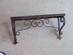 lot 251 image: SMALL METAL WALL SHELF