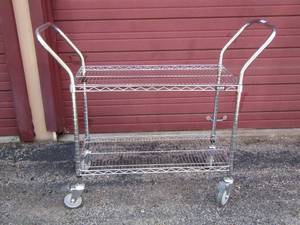 lot 146 image: METAL ROLLING CART ON WHEELS