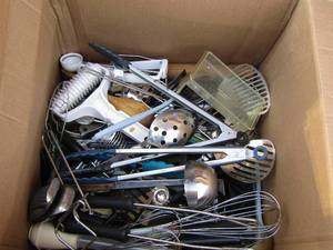 lot 152 image: KITCHEN UTENSILS