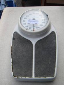 lot 64 image: Vintage Health-o-meter scale