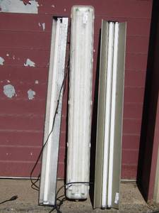 lot 43 image: LIGHT STRIPS   QTY 3