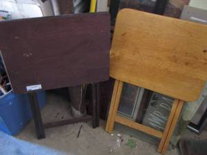 lot 25 image: WOODEN TV TRAYS