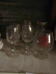 lot 210 image: WINE GLASSES