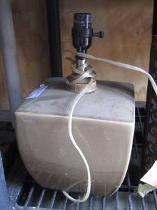 lot 220 image: TABLE LAMP NO SHADE, METAL DCOR