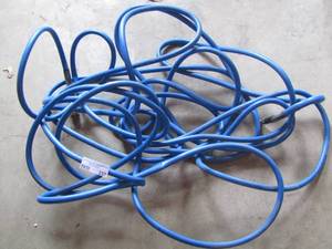 lot 237 image: BLUE AIR HOSE