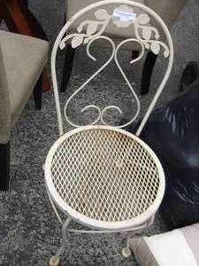 lot 21 image: METAL PATIO CHAIR
