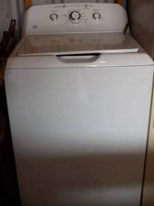 lot 7 image: GE WASHER VERY CLEAN