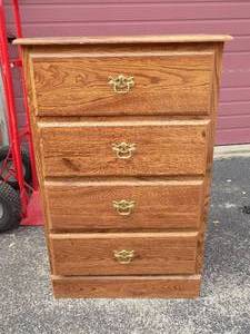 lot 12 image: 4 DRAWER CHEST OF DRAWERS