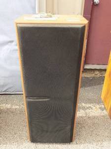 lot 14 image: KENWOOD MODEL JL-703 SPEAKER