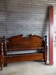 lot 33 image: HEAD BOARD FOOT BOARD AND SIDE RAILS