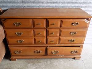 lot 27 image: BETTER MADE BY BALLMANCUMMINGS 6 DRAWER DRESSER VERY NICE