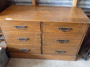 lot 24 image: 6 DRAWER DRESSER