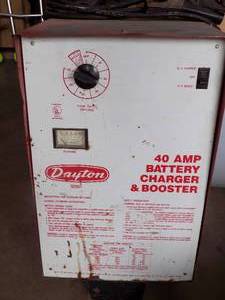 DAYTON 40 AMP BATTERY CHARGER & BOOSTER