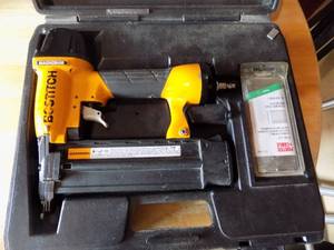 lot 46 image: BOSTITCH AIR NAIL GUN
